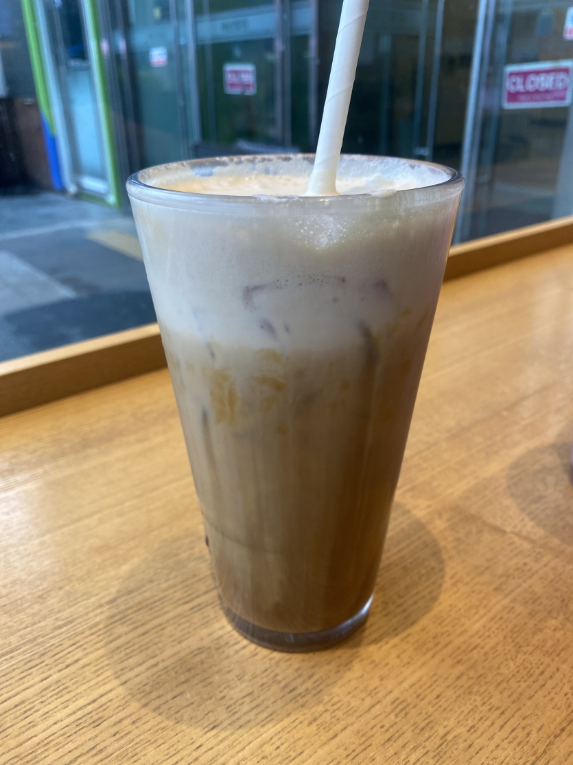 커피-한잔-하면서-배팅-분석중